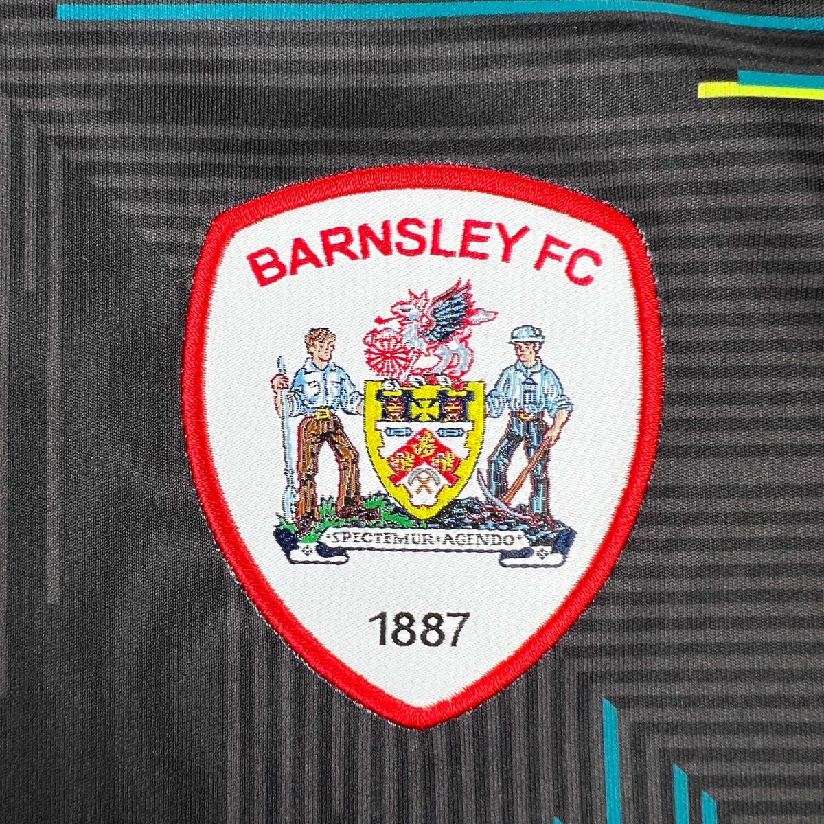 Barnsley 2021-22 Puma away football shirt size XL