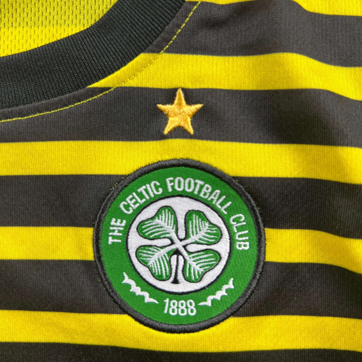 Celtic 2011-12 Nike third football shirt size 98