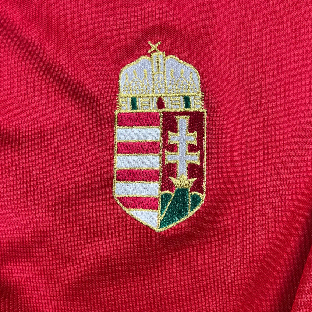 Hungary 2004-06 Adidas home football shirt size L
