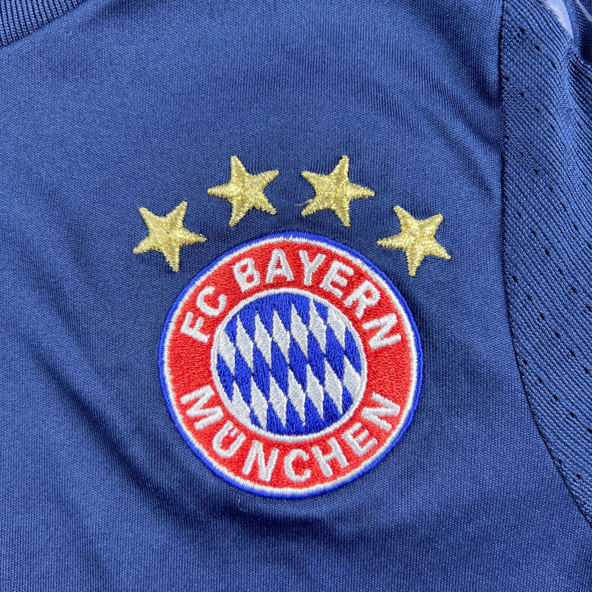 Bayern München 2016-17 Adidas kapus foci mez gyerek 128-as