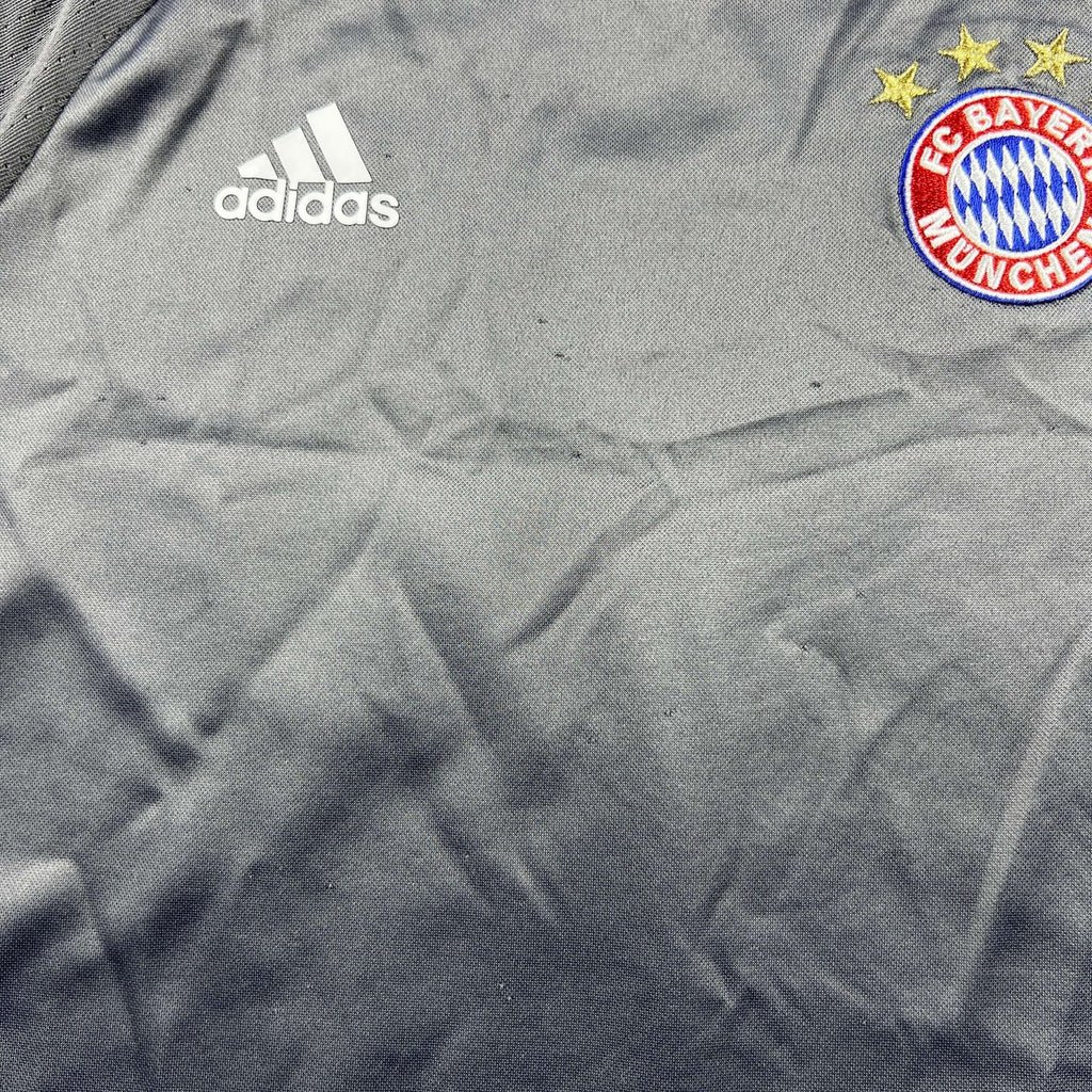 Bayern München 2016-17 Adidas training football shirt size 140
