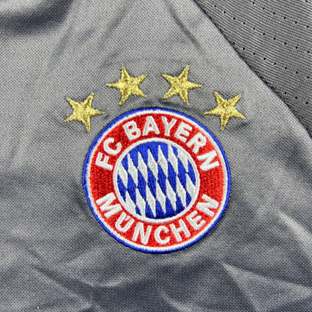 Bayern München 2016-17 Adidas training football shirt size 140