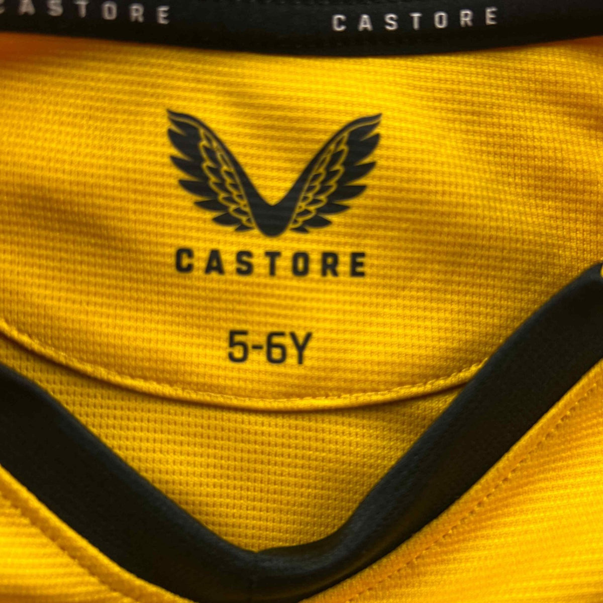 Wolverhampton Wanderers 2022-23 Castore home football shirt size 5-6Y