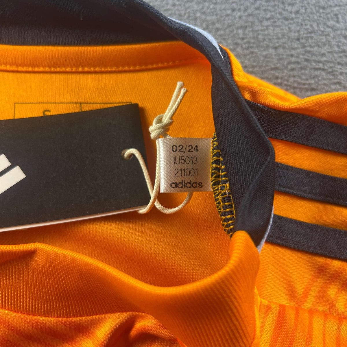 Real Madrid 2024-25 Adidas away *NEW* football shirt size S