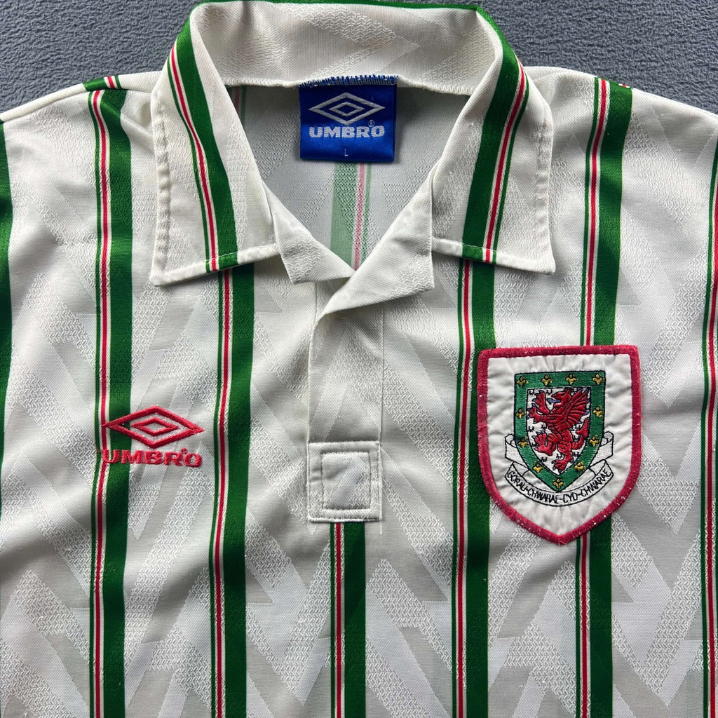 Wales 1992-94 Umbro away football shirt size L