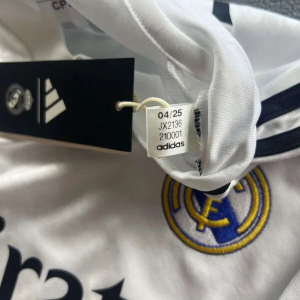 Real Madrid 2024-25 Adidas hazai BL Vini Jr. *Új* foci mez M-es