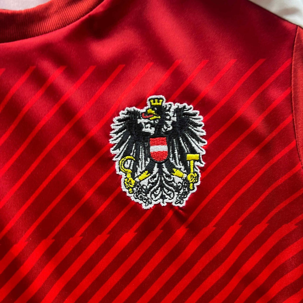 Austria 2016-18 Puma home football shirt size 152