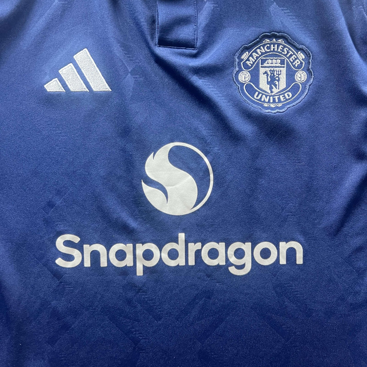 Manchester United 2024-25 Adidas vendég foci mez gyerek 164-es
