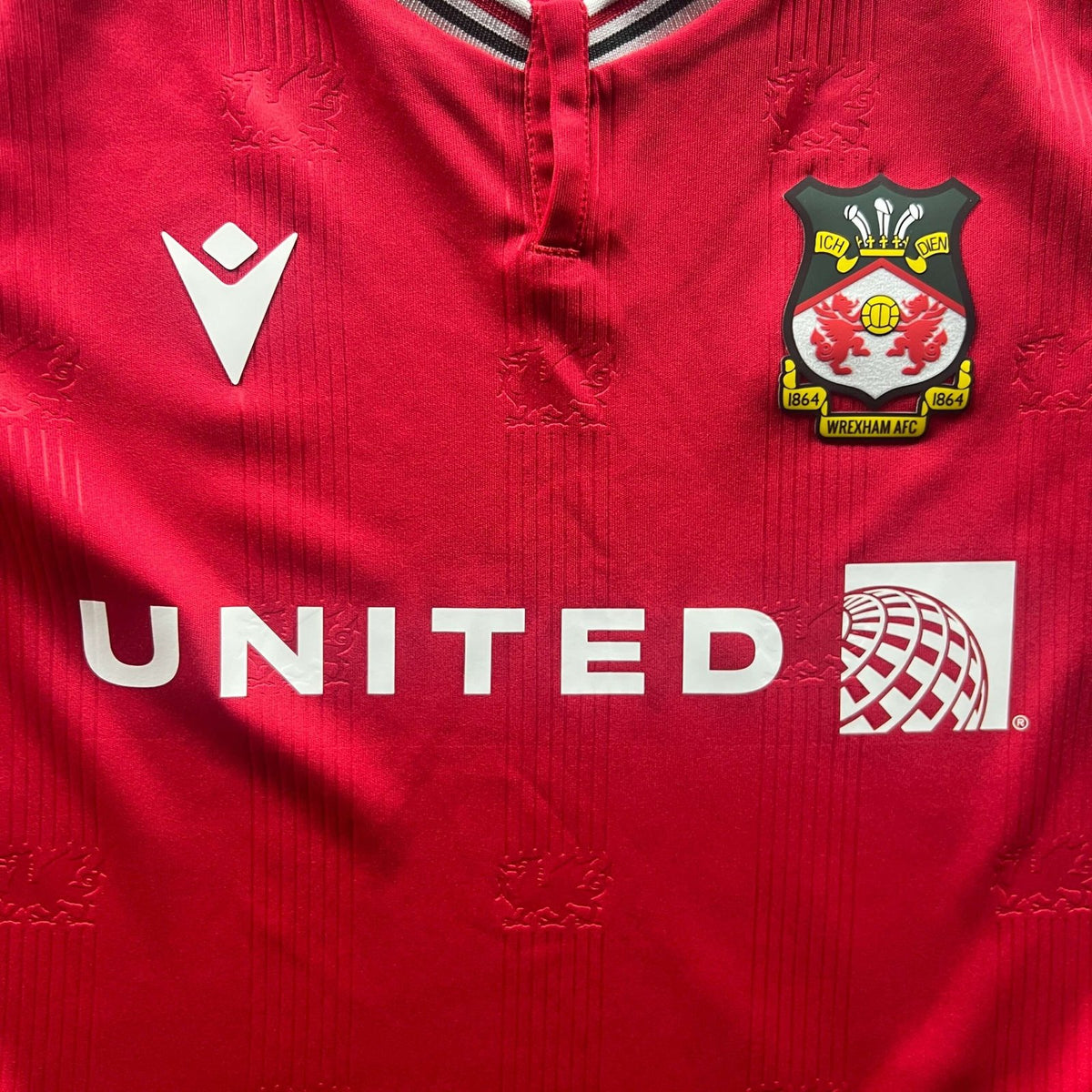 Wrexham 2023-24 Macron hazai foci mez gyerek 120-132-es