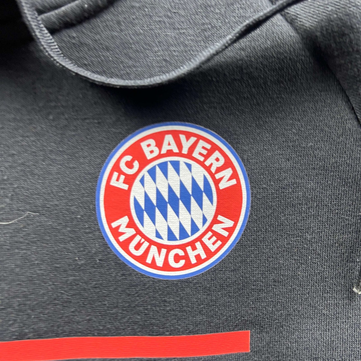 Bayern München 2019-20 Adidas kapucnis felső M-es