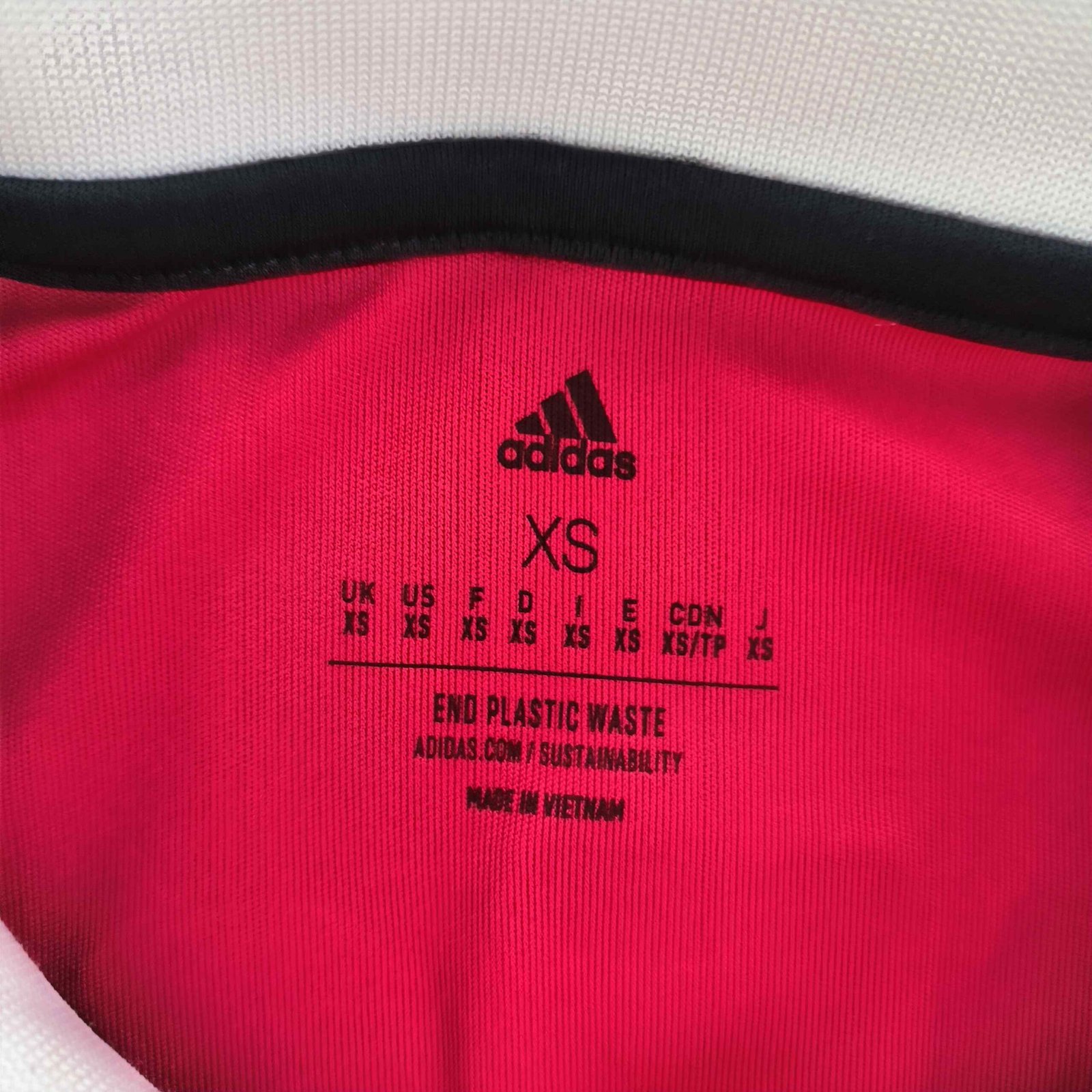 Manchester United 2022-23 Adidas hazai Christian Eriksen foci mez XS-es - Image 6