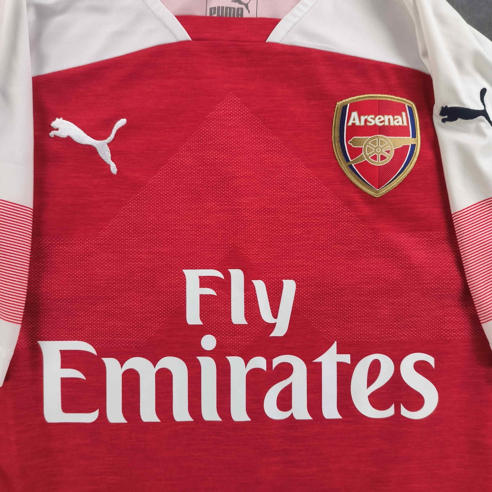 Arsenal 2018-19 Puma hazai Pierre-Emerick Aubameyang foci mez M-es - Image 3