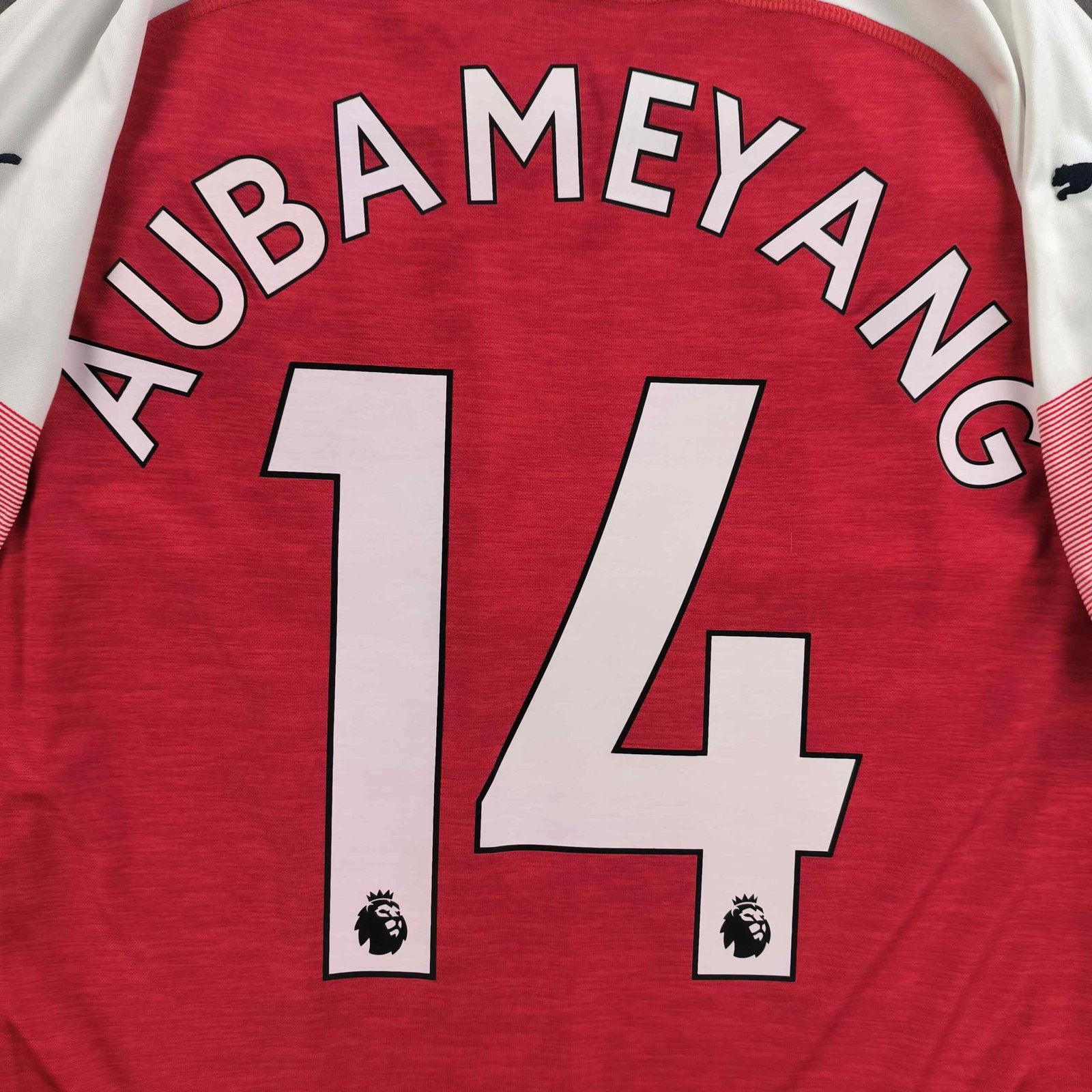 Arsenal 2018-19 Puma hazai Pierre-Emerick Aubameyang foci mez M-es - Image 7