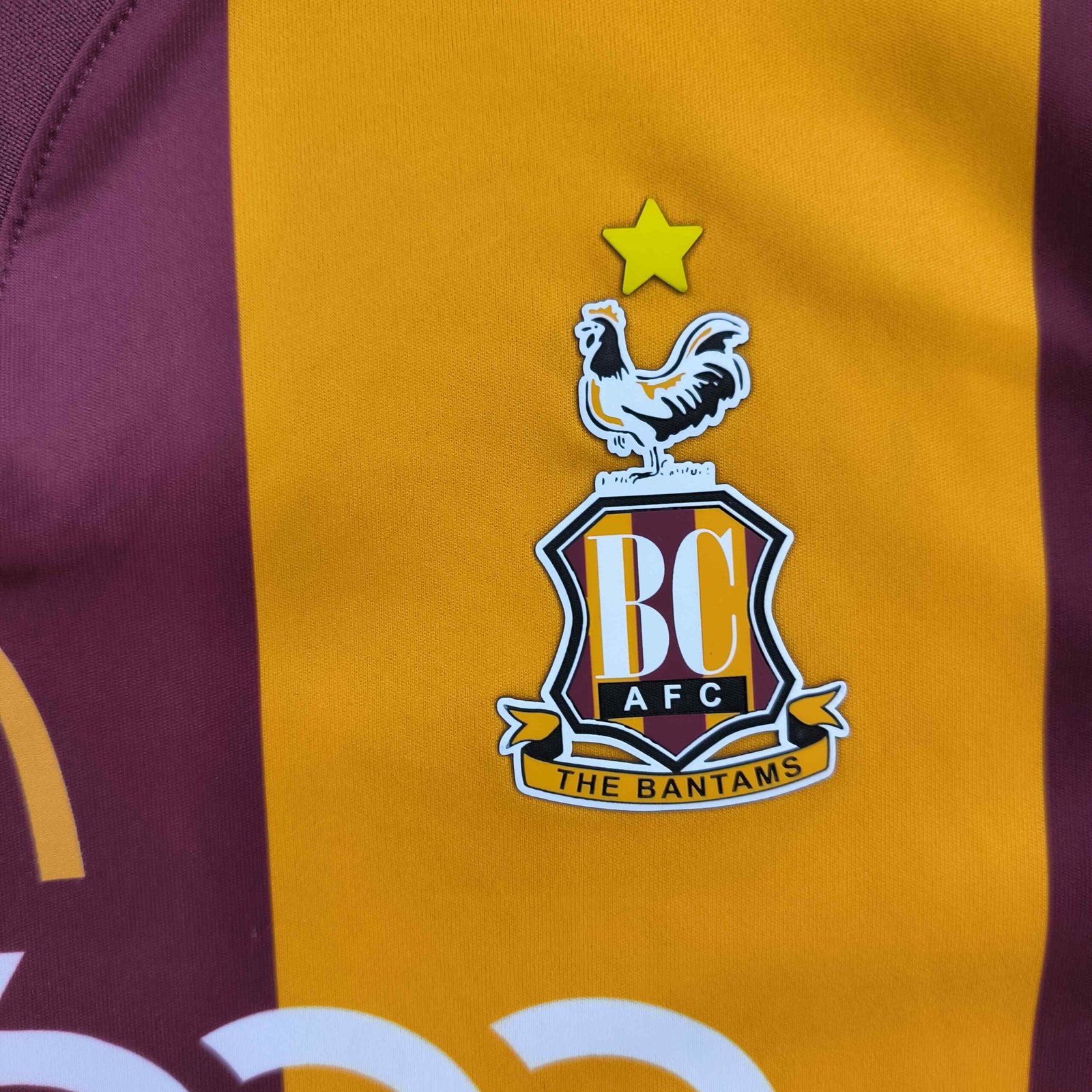 Bradford City 2022-23 Macron hazai foci mez XL-es - Image 4