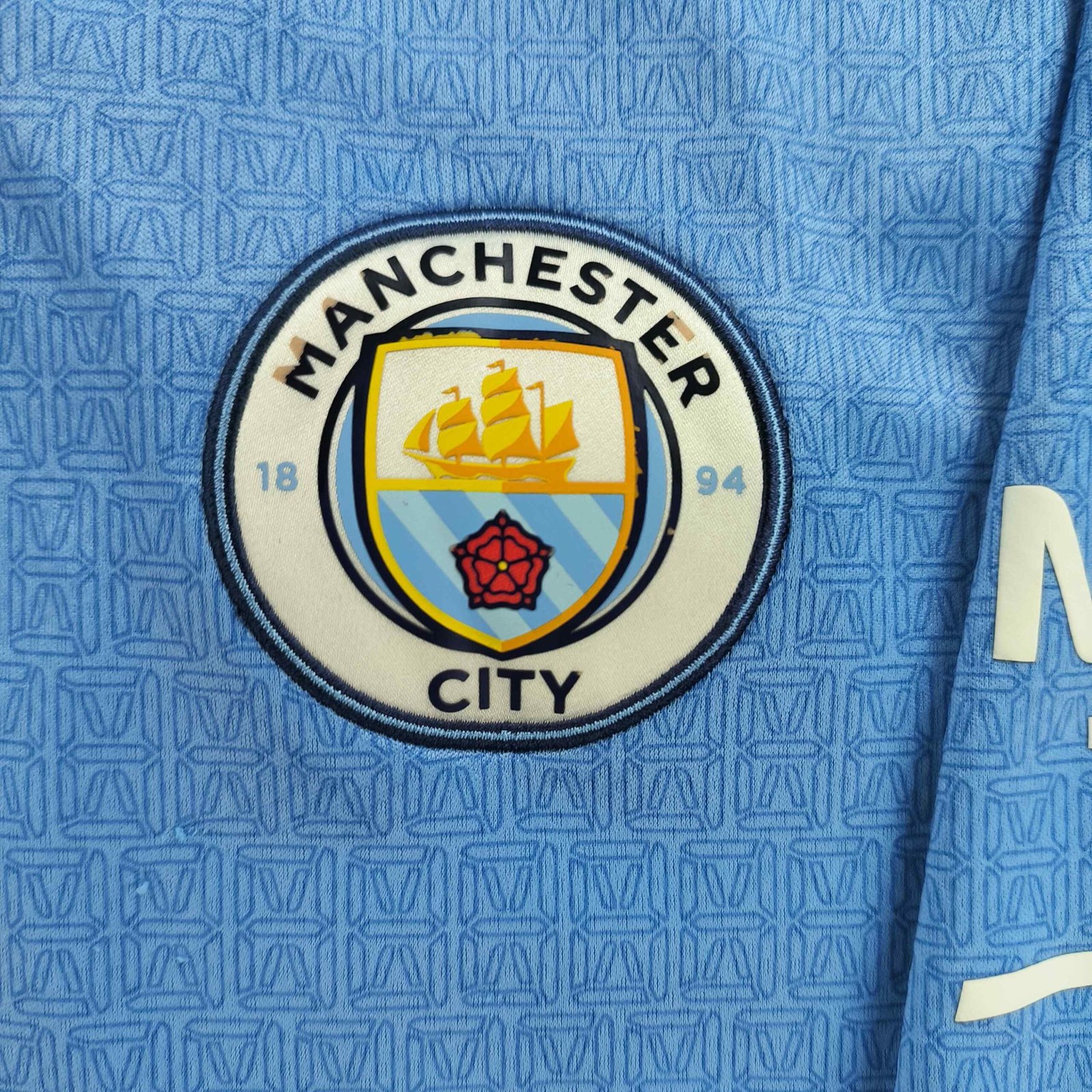 Manchester City 2021-22 Puma hazai Phil Foden foci mez S-es - Image 4