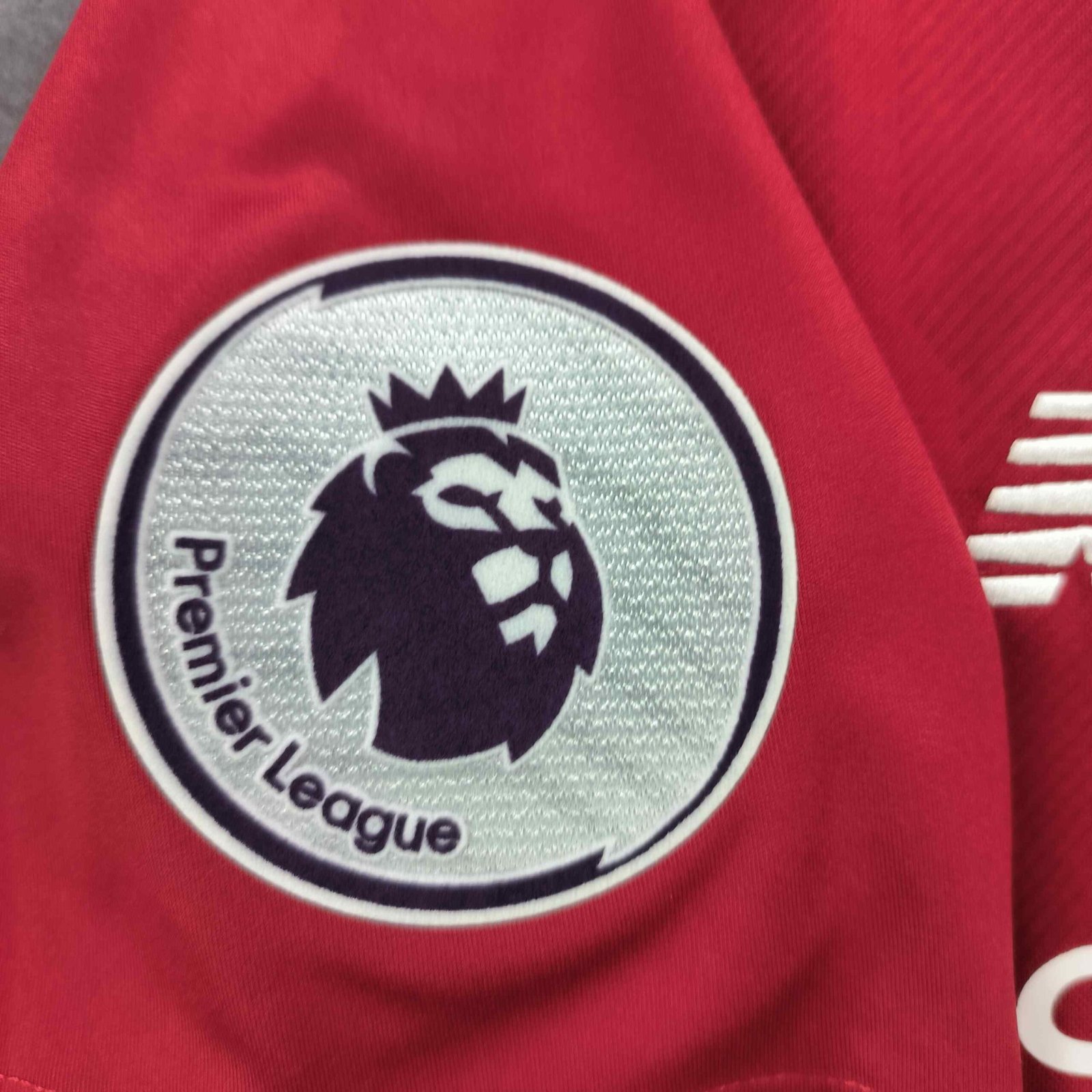 Liverpool 2018-19 New Balance hazai Roberto Firmino foci mez S-es - Image 6