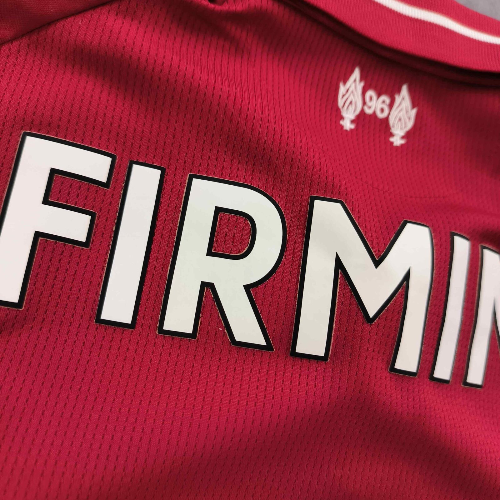 Liverpool 2018-19 New Balance hazai Roberto Firmino foci mez S-es - Image 11