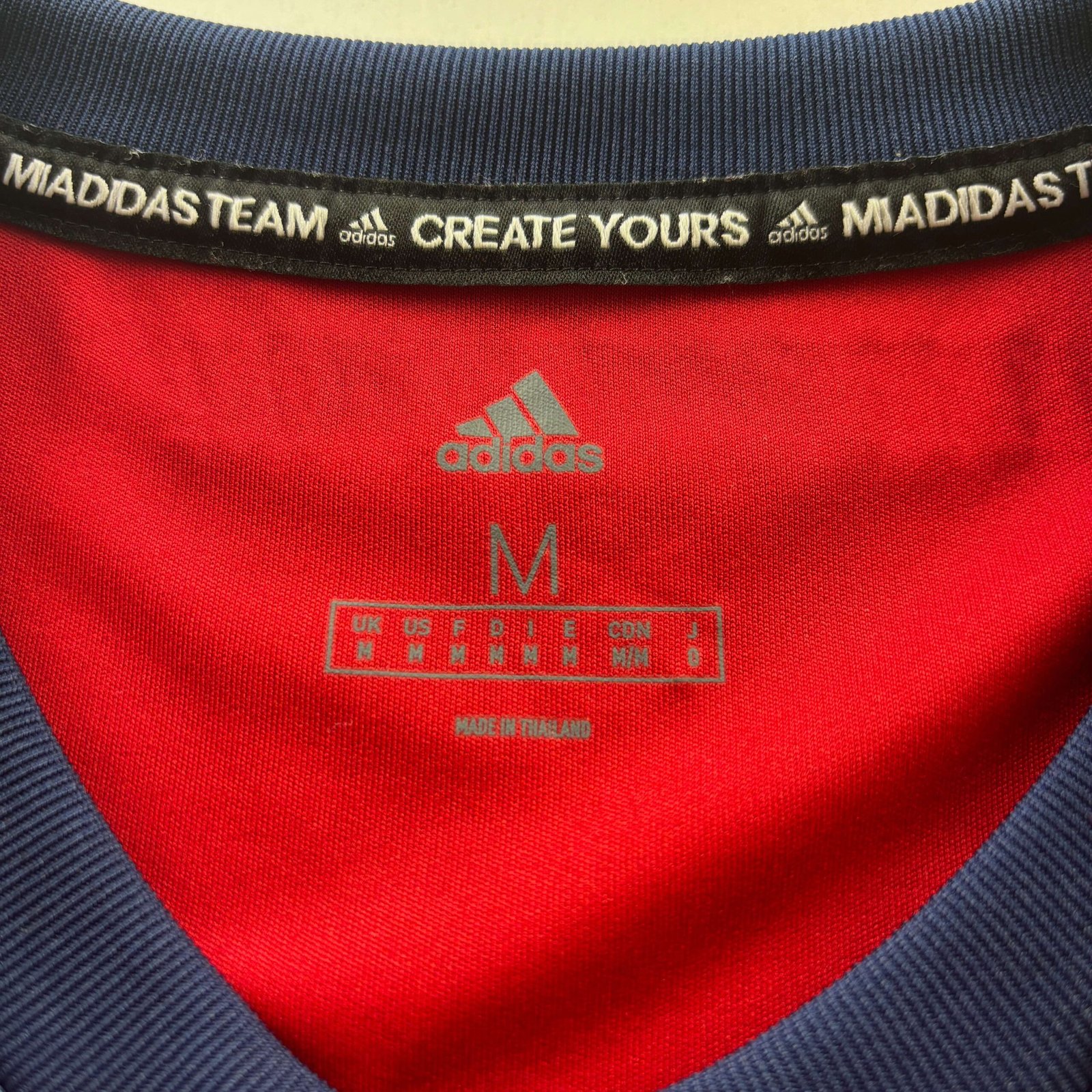 Mol Fehérvár 2021-22 Adidas hazai Budu Zivzivadze foci mez M-es - Image 5