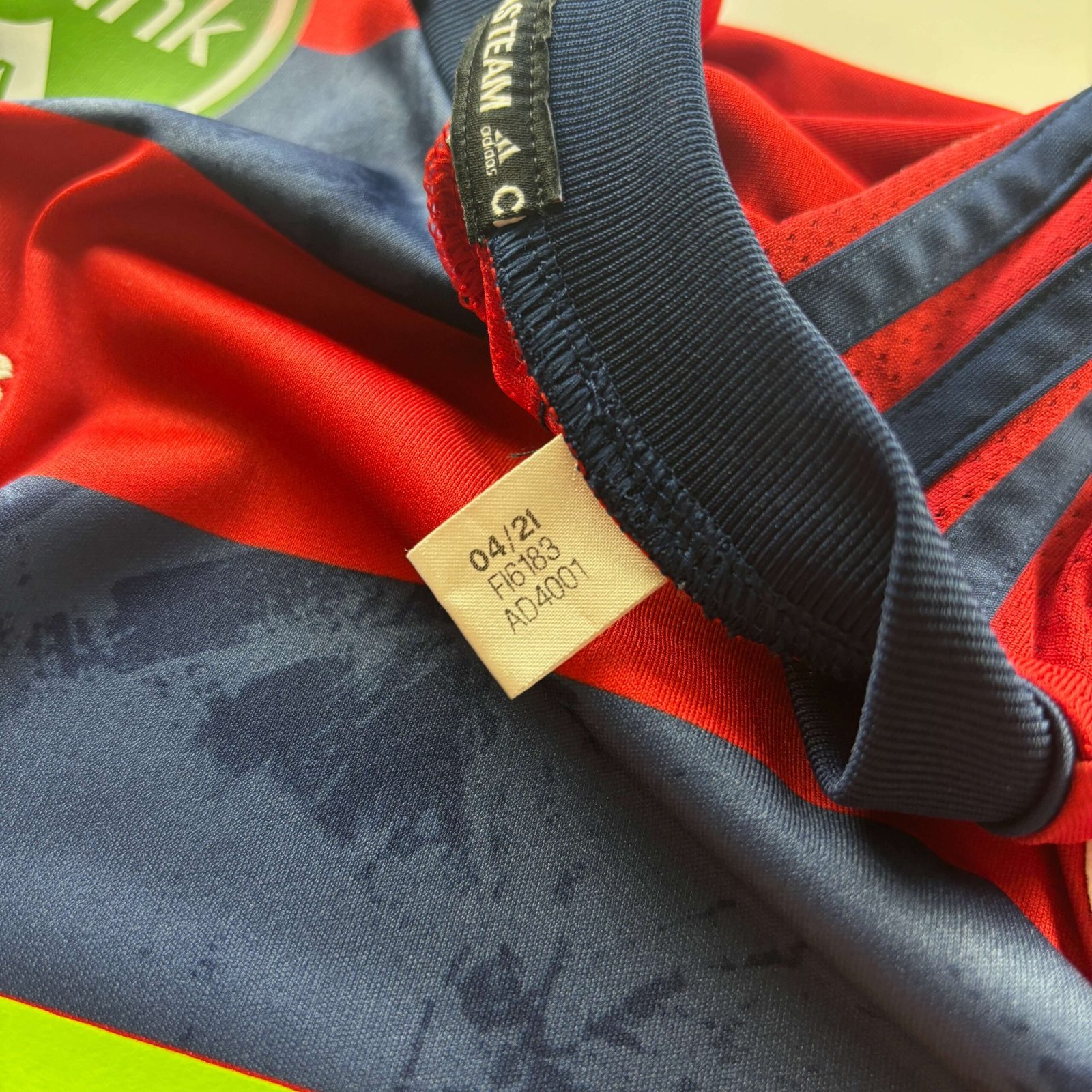 Mol Fehérvár 2021-22 Adidas hazai Budu Zivzivadze foci mez M-es - Image 6