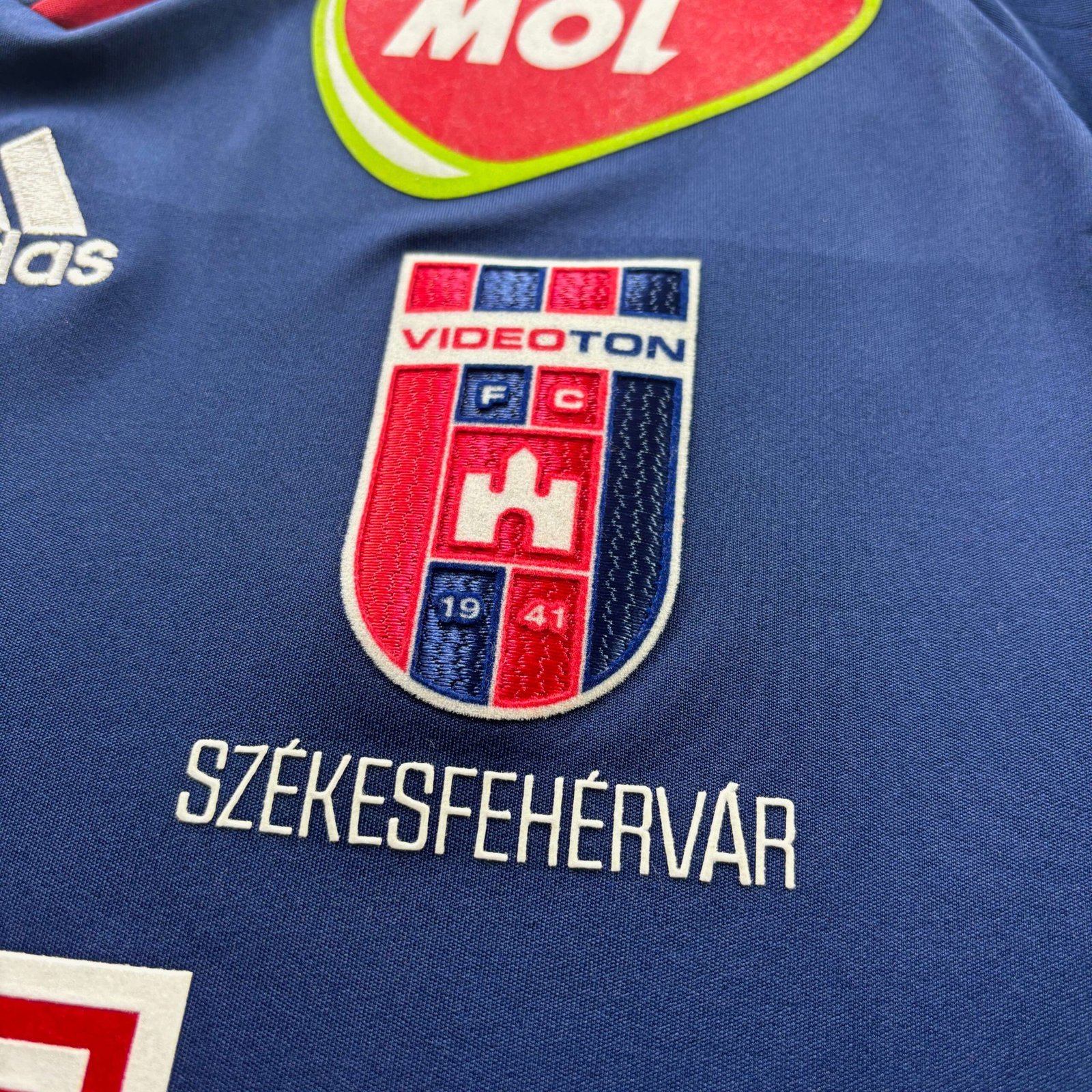 Mol Fehérvár 2015-16 Adidas harmadik számú Tischler Patrik foci mez M-es - Image 4