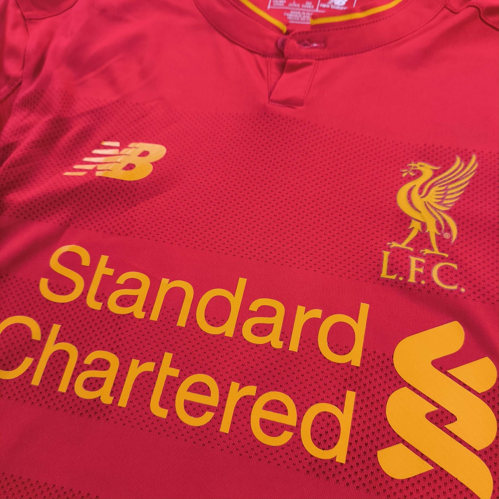 Liverpool 2016-17 New Balance hazai Trent Alexander-Arnold foci mez M-es - Image 3