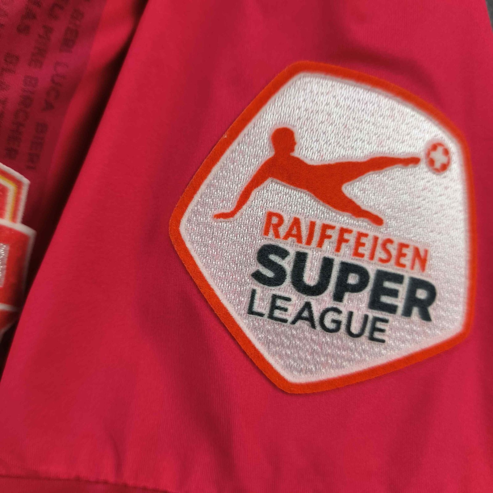 FC Thun 2012-13 Erima hazai Nelson Ferreira *Aláírt* foci mez M-es - Image 5