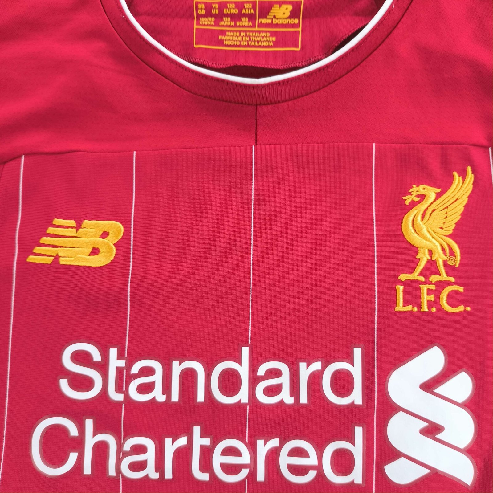 Liverpool 2019-20 New Balance hazai "Harri" foci mez gyerek 122-es - Image 3