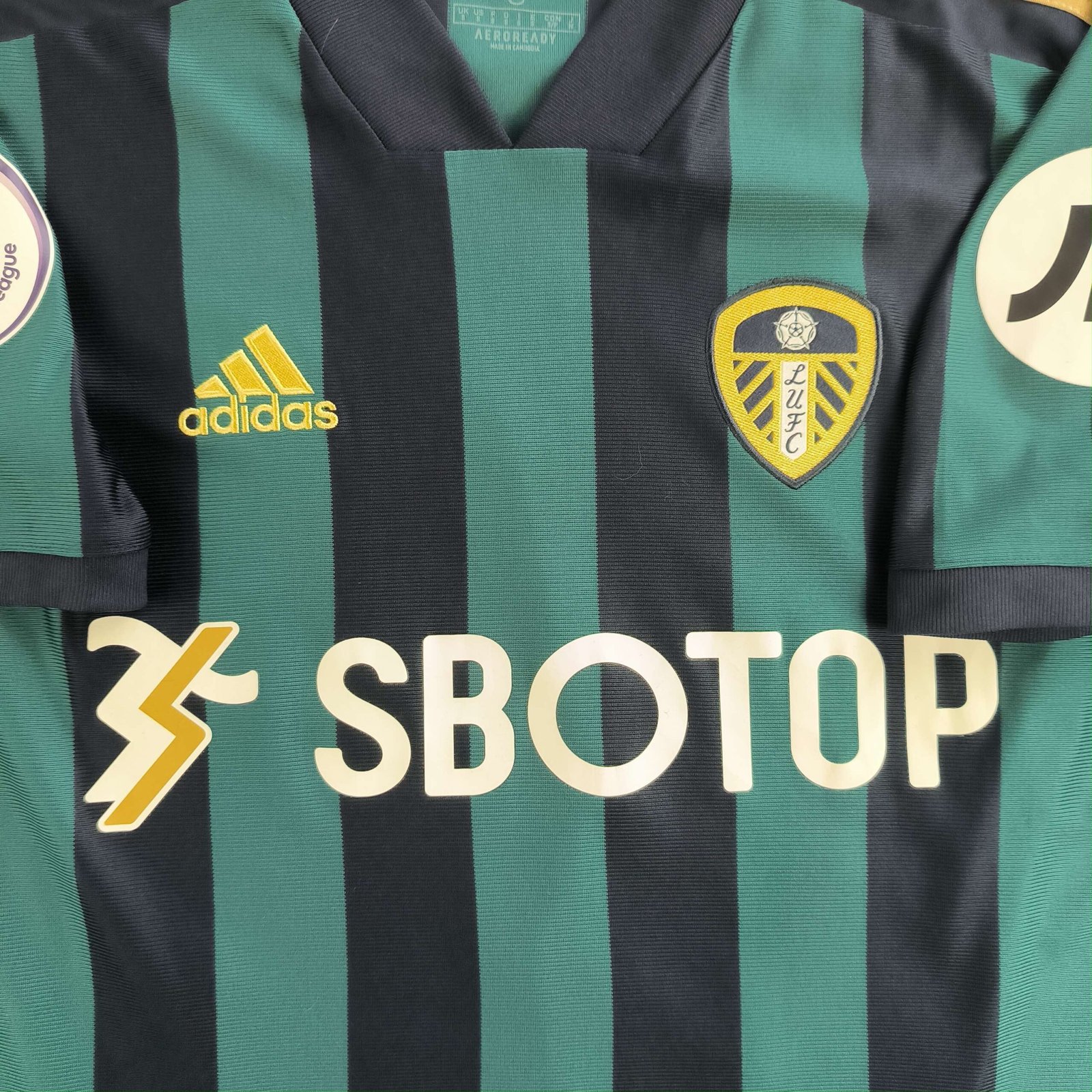 Leeds United 2020-21 Adidas vendég Jack Harrison foci mez S-es - Image 3