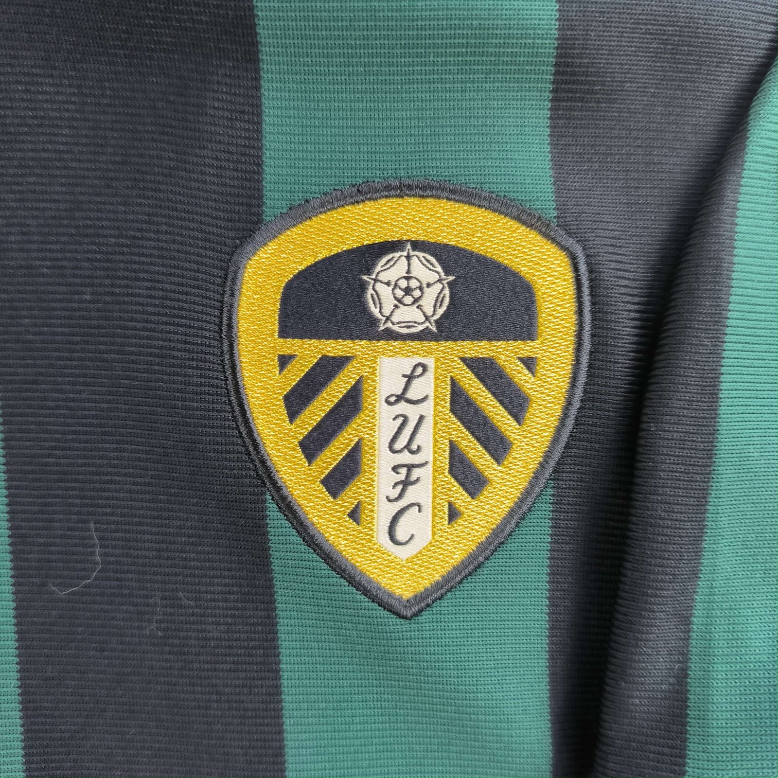 Leeds United 2020-21 Adidas vendég Jack Harrison foci mez S-es - Image 4