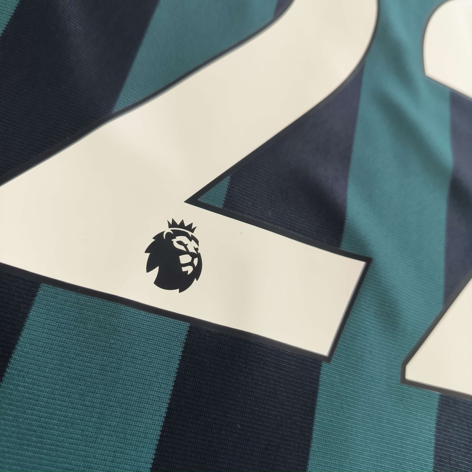 Leeds United 2020-21 Adidas vendég Jack Harrison foci mez S-es - Image 10