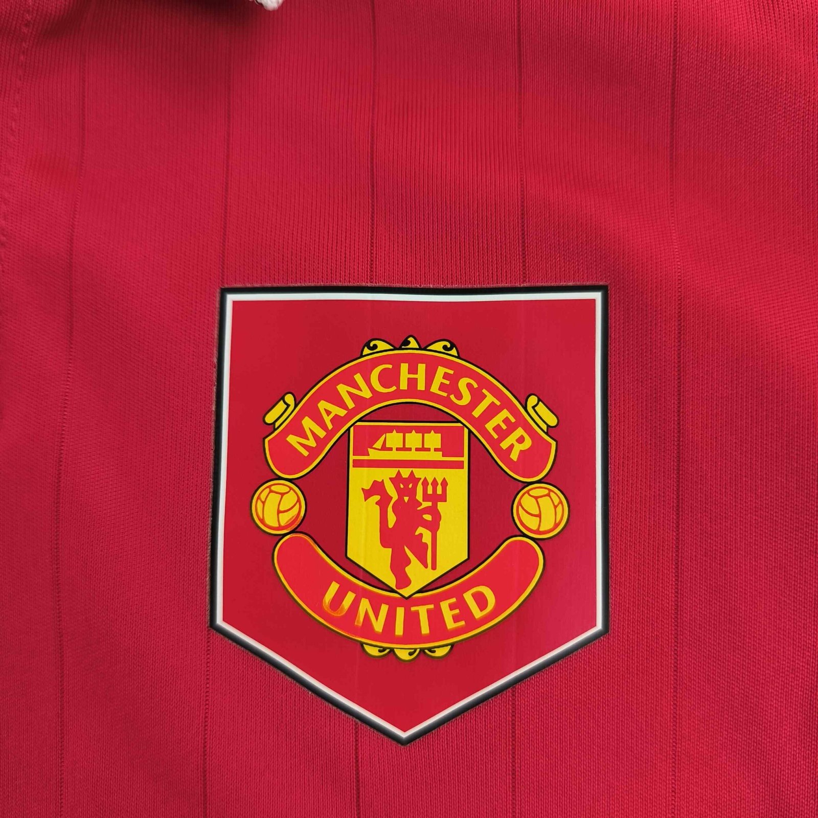 Manchester United 2022-23 Adidas hazai foci mez gyerek 116-os - Image 3