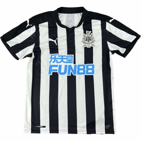 Newcastle United 2020-21 Puma hazai foci mez M-es